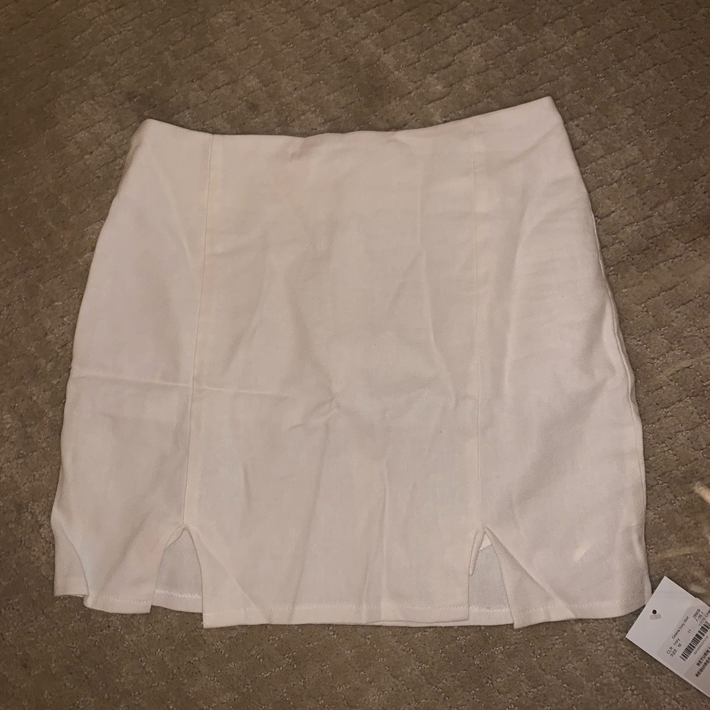 Never worn! Ordered online & didn’t fit!